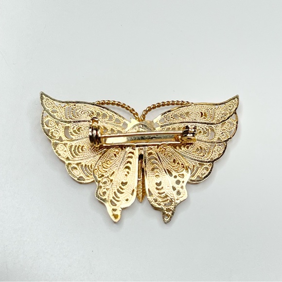 Butterfly Gold Tone Small Brooch/Pin - Picture 2 of 4